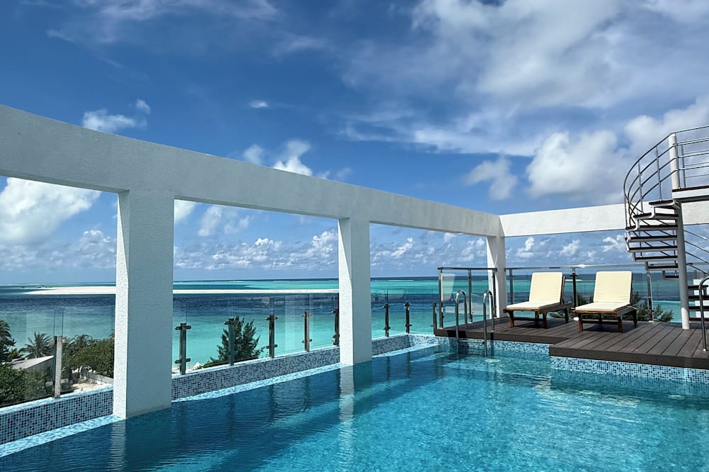 Arrival Beach and Spa at Gulhi