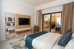 Super Deluxe Seaview Room with Balcony | In-room safe, desk, laptop workspace, blackout curtains - Arrival Beach and Spa at Gulhi (Gulhi)