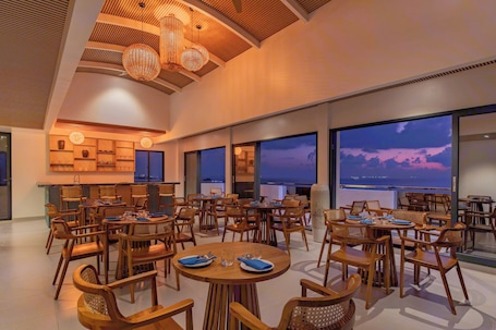 Restaurante. Arrival Beach and Spa at Gulhi