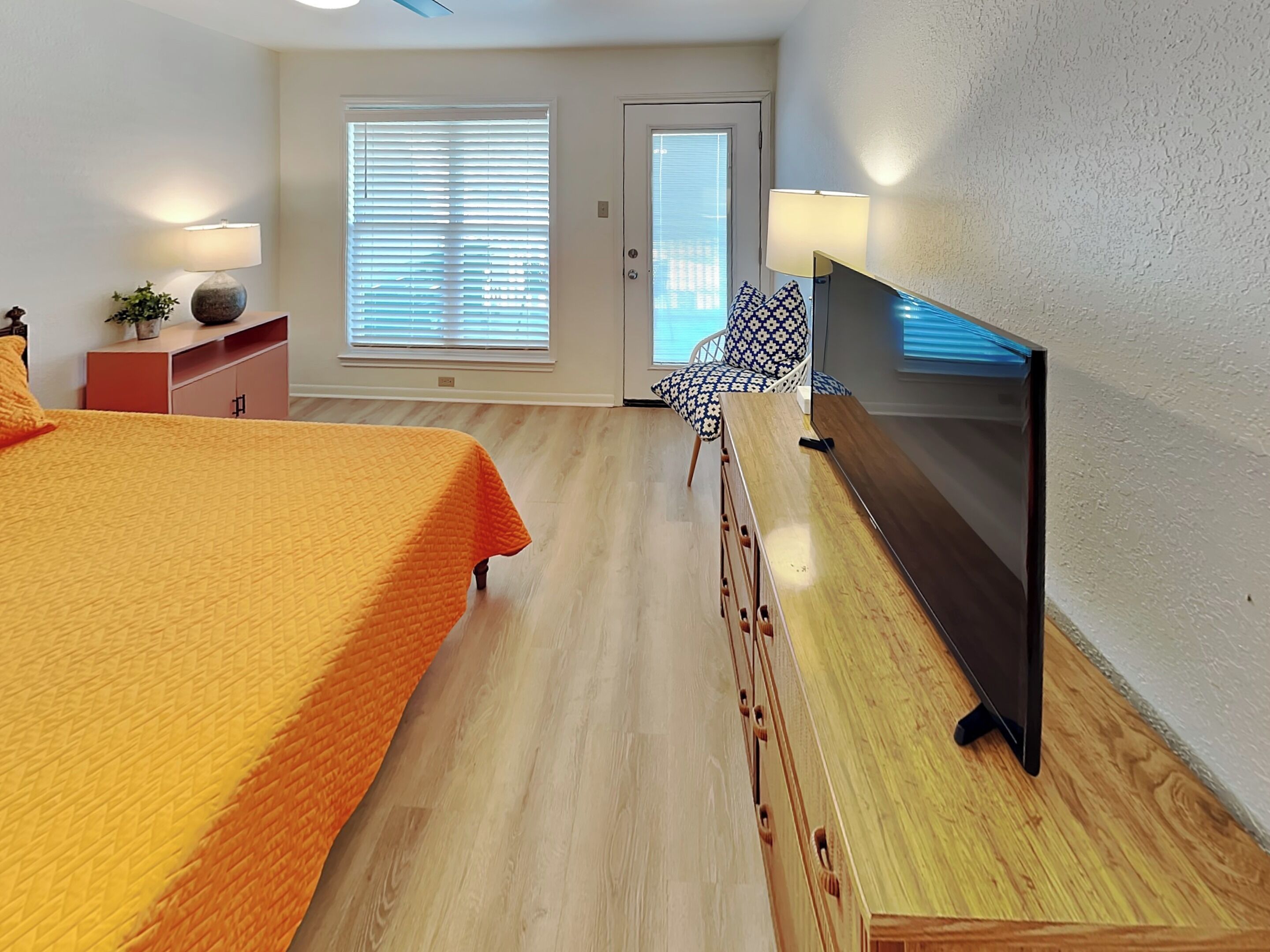 Appartamento, letti multipli, balcone, vista piscina (#211 - No Pets) | 1 camera, con stile personalizzato, con arredamento individuale