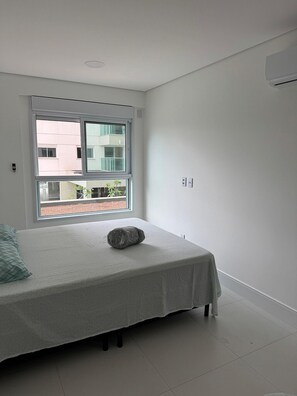 Luxury Apartment, Pool Access, City View