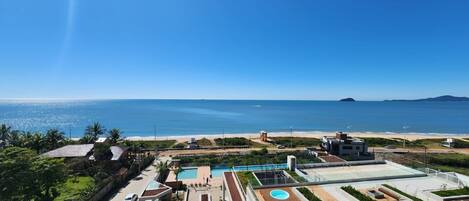 Luxury Apartment, Pool Access, City View | Room amenity