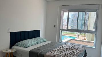 Luxury-Apartment, Poolzugang, Stadtblick