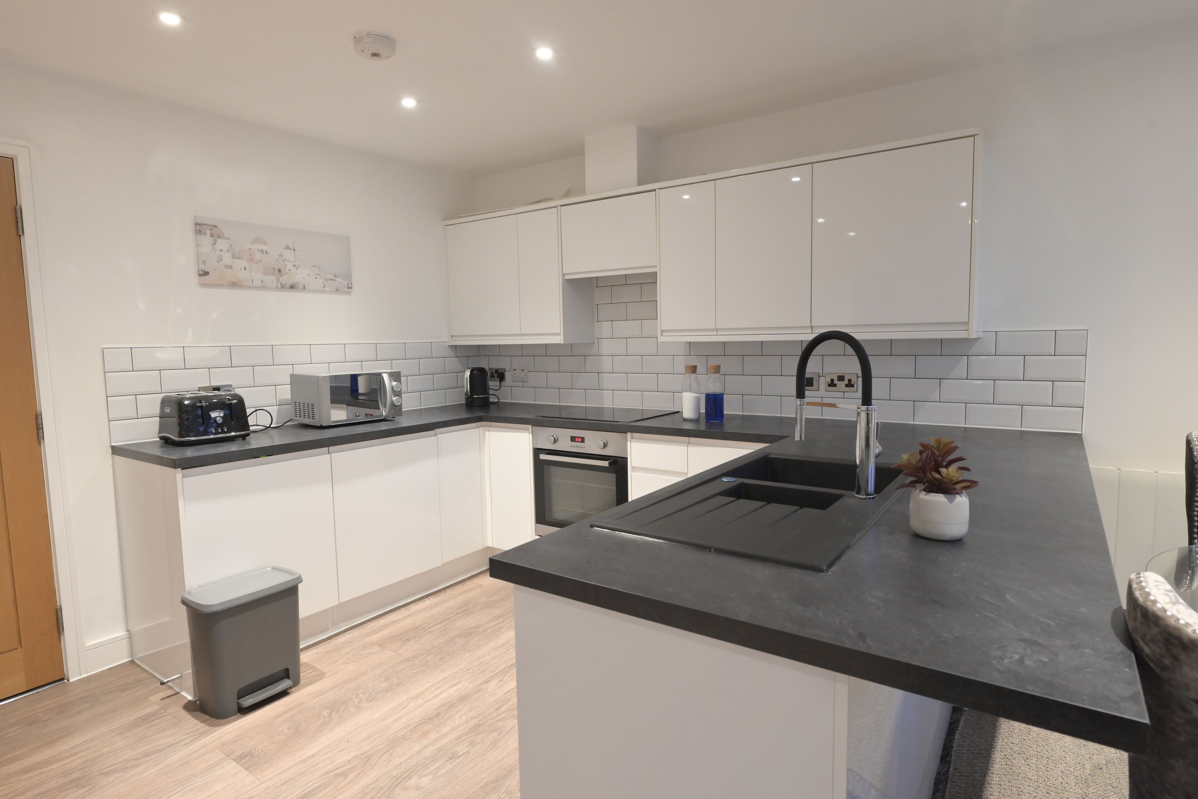 Refrigerador, microondas, horno y lavavajillas 