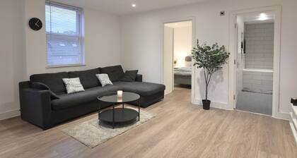 Apartment in Croydon - 1 Min walk to Train