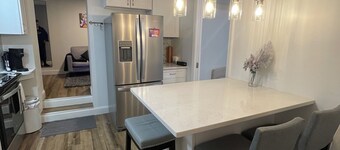 Modern 2BR Near NYC • Free Parking • Quiet Area