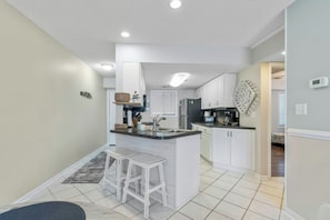 Fridge, microwave, oven, stovetop - Grove Pointe 303-2BR/2BA-2nd Row-Oceanview (North Myrtle Beach)