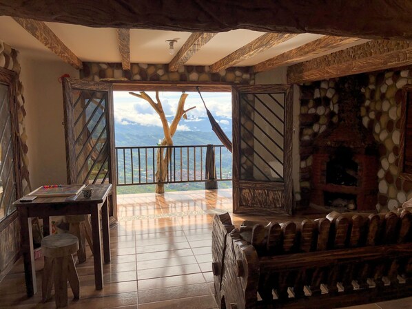 Living area - Cabaña Colibrí By Hotelix (Cocorná)