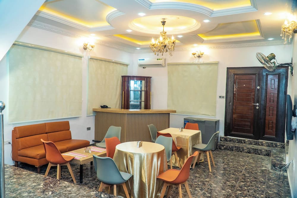 Ringruby Hotel, United Estate