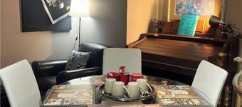 #2-Ellegant bedroom in a quiet and nice home to stay in West Edmonton Area