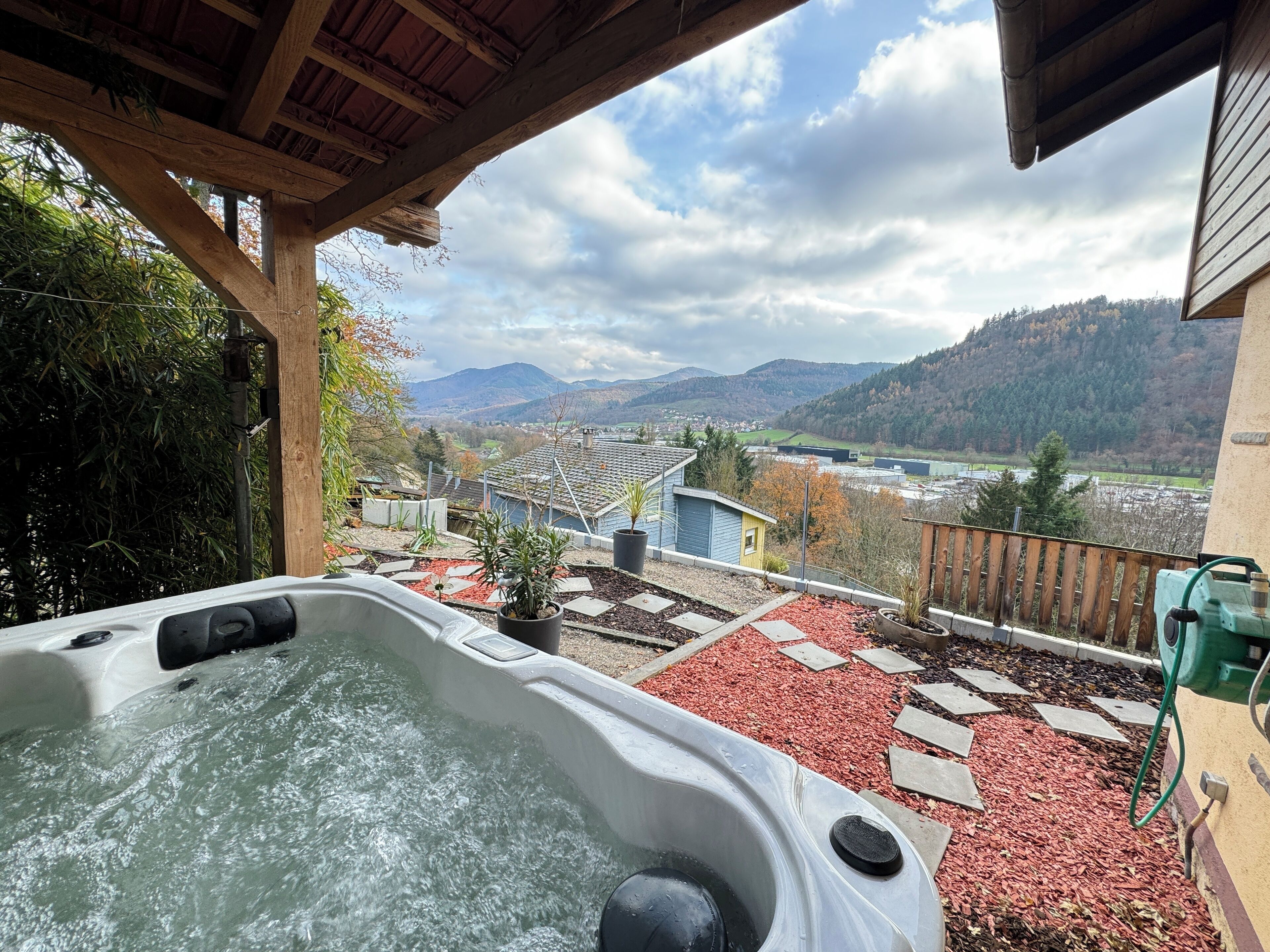 Outdoor spa tub