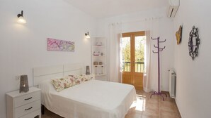 Unclassified image, 3 of 25, button - Finca Carlotta with pool, garden, A/C in the bedrooms, Wifi, beach approx. 4 km (IB)