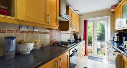2 Bed House close to Reading Town Centre