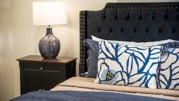 1 habitación, tabla de planchar con plancha, internet y ropa de cama