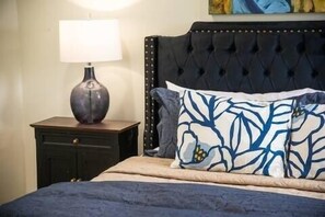 1 bedroom, iron/ironing board, internet, bed sheets - The Ace, 1BR King Duplex by Velvet Ditch Villas (Oxford)