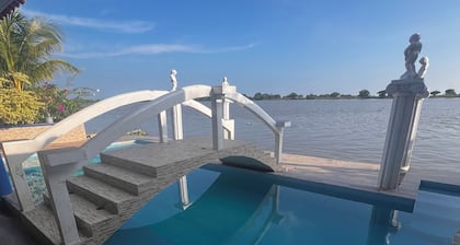 Hotel River Blue