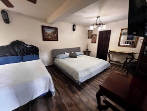 Premium bedding, Tempur-Pedic beds, individually decorated - Hotel River Blue (Tlacotalpan)