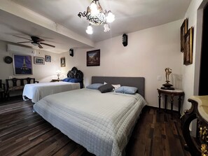 Premium bedding, Tempur-Pedic beds, individually decorated - Hotel River Blue (Tlacotalpan)