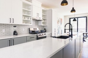 Luxury Townhome, Courtyard View | Private kitchen