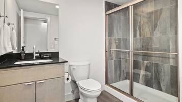 Comfort Apartment, Courtyard View | Bathroom