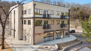 Unclassified image, 4 of 57, button - Little Sugar Lofts (Bella Vista)