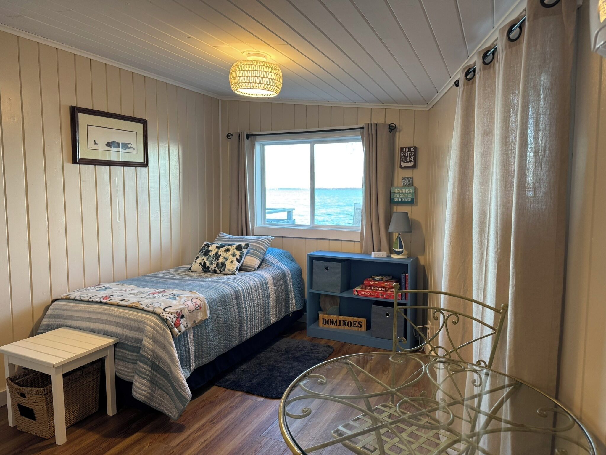 2 soverom, strykejern/-brett, wi-fi (inkludert) og sengetøy