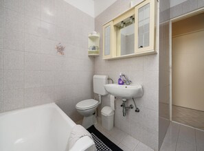 House | Bathroom