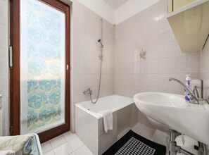Bathroom - Beautiful Cottage in Nature (Porec)