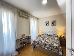 Iron/ironing board, free WiFi