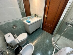 Shared bathroom - Rooms Valencia (Barcelona)