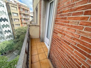 Comfort Double Room, Shared Bathroom | Iron/ironing board, free WiFi - Rooms Valencia (Barcelona)