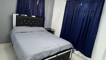 2 habitaciones, tabla de planchar con plancha, wifi y ropa de cama