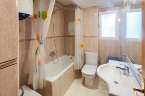 Apartment | Badezimmer | Haartrockner, Handtücher