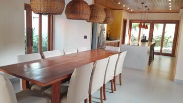 Microondas, horno y parrilla de estufa