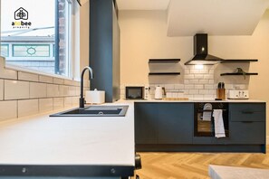 Fridge, microwave, oven, stovetop