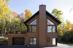 Exterior - L'Ourson - In Eastman (Eastman)