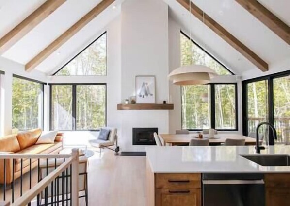 Interior - L'Ourson - In Eastman (Eastman)