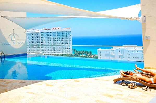 Outdoor pool - Apartamentos Velas al Mar - by SOHO (Santa Marta)