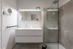 Apartment | Bathroom