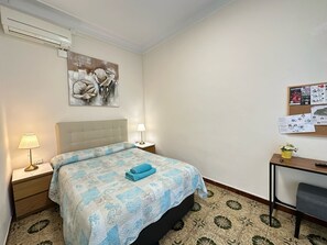 Double Room, Shared Bathroom | Desk, iron/ironing board, free WiFi, bed sheets - Rooms Diputacion (Barcelona)