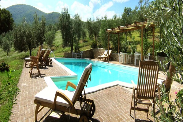 House | Pool - Apartment in Umbria Near Montefalco Winery (Giano dell'Umbria)
