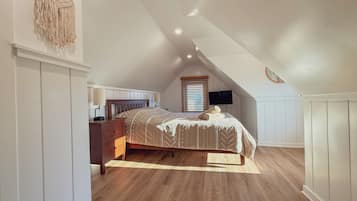 3 habitaciones, tabla de planchar con plancha, wifi y ropa de cama