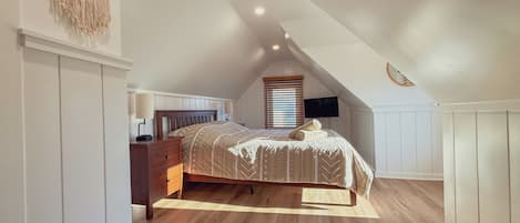 3 habitaciones, tabla de planchar con plancha, wifi y ropa de cama