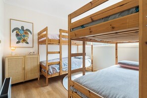 Free WiFi, bed sheets
