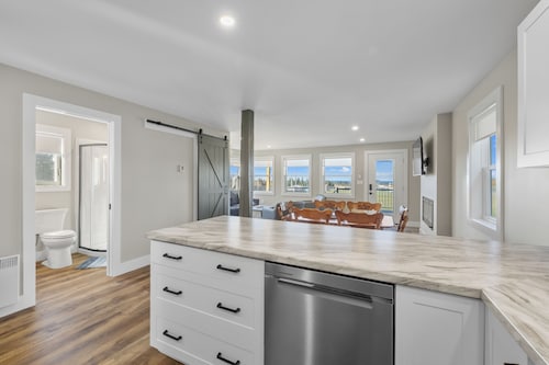 Avonlea Sunset Cottage