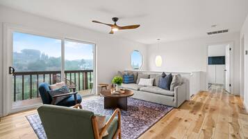 Smart TV, offices, computer monitors