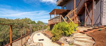 Charming 3 BD Retreat - Spa, EV Charger, Views