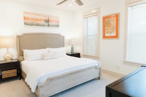 Interior - 5 Mins to Beach, Shared Pool, Covered Deck, Bikes Heron Cottage by Avantstay (Santa Rosa Beach)