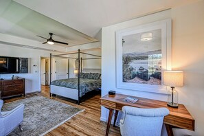 6 Schlafzimmer, Schreibtisch, Bügeleisen/Bügelbrett, Reisekinderbett