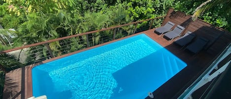 温水プール